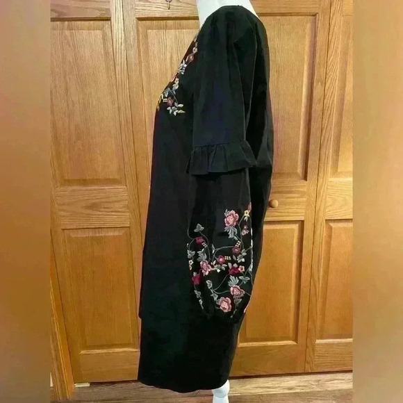 Braeve Black Embroidered Boho Floral Ruffle Split Neck Dress Womens Size Medium - Picture 3 of 13